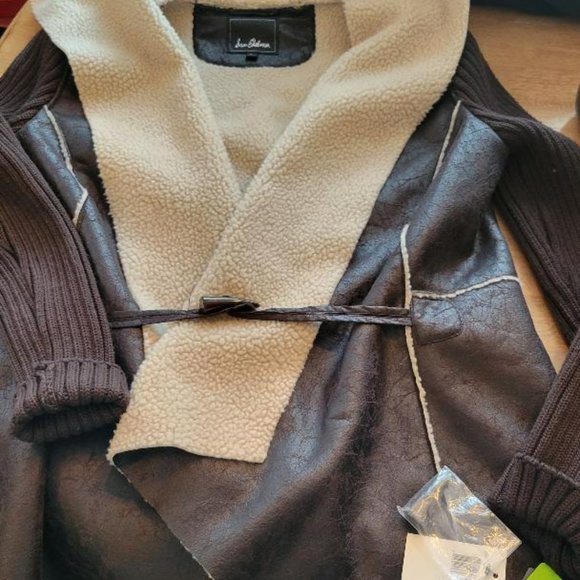 JACKET - Picture 1 of 3